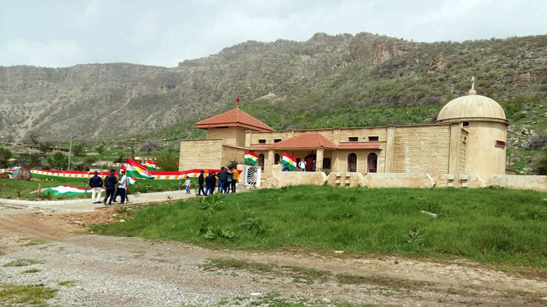 كریستیانەكان لەبناری چیای شیرین رێوڕەسمی جەژنی مارگیورگیس ئەنجامدەدەن